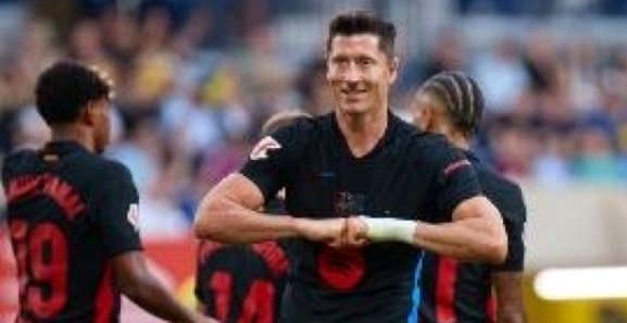 莱万在西甲参与100球，为本世纪达成此记录最年长球员