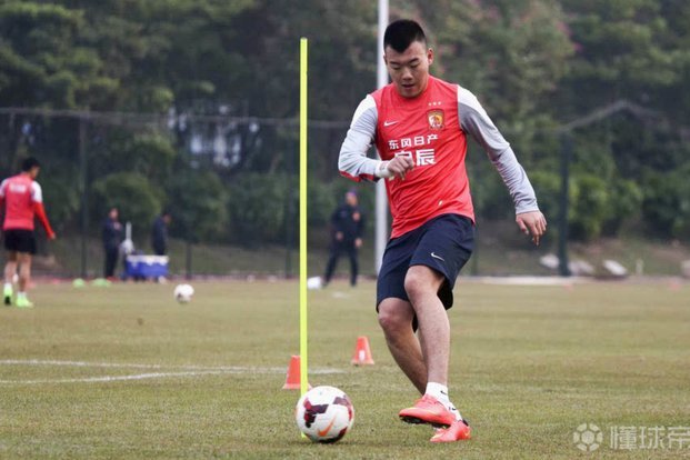 一个刘棋韦，一个彭啸黄政宇，踢的跟屎一样，这两年一踢海牛就不在状态，看的真恶心人