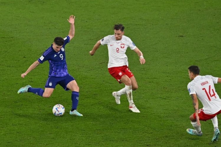 世界杯：美国2-0澳大利亚出线，巴洛贡造乌龙，弗里曼建功