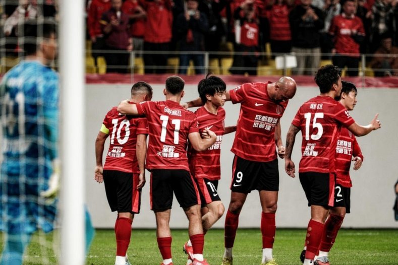 中超-杨明洋破僵局杨聪85分钟补射救主 海牛主场1-1蓉城