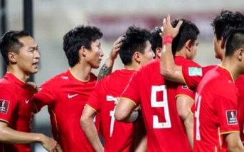 国足口碑差  为何国蓝光芒万丈？