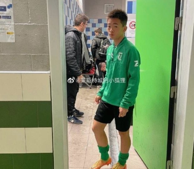 邝兆镭的腿比80%的中超球员都粗，为什么他对抗不行
