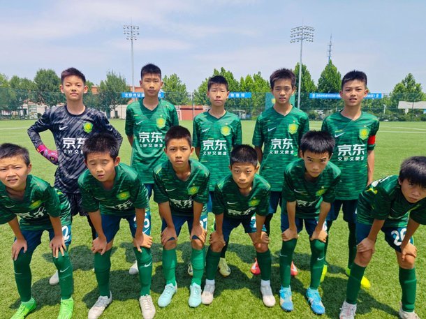 今天下午三点U13排位赛北京国安VS大连嗨球。