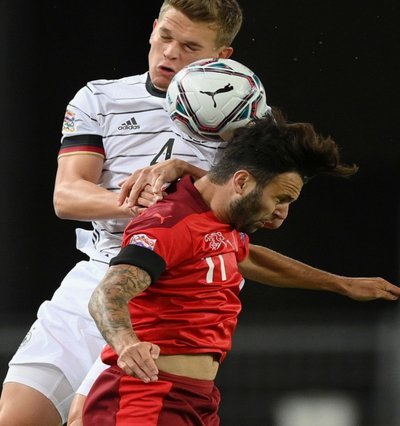 格伊失误送点 弗勒明罚球扳平 伊镇2-3曼城